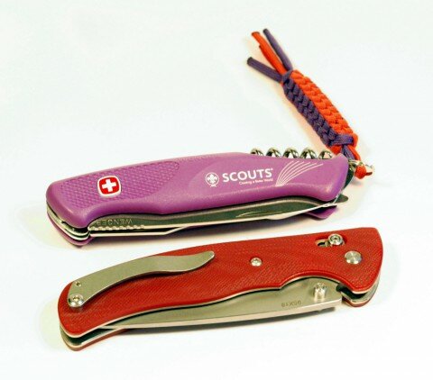 WengerNewRangerScout-and-TabarganT100 Wenger NewRanger Scout 55 и Широгоров Табарган Т-100