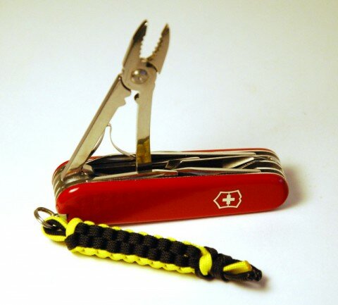 пассатижи на офицерском ноже Victorinox