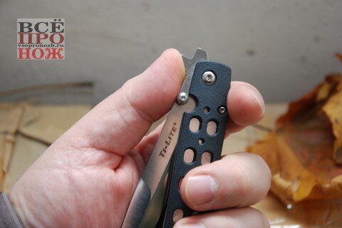 Cold_Steel_Ti-Lite_4_DSC_0698 открывание Тилайта большим пальцем